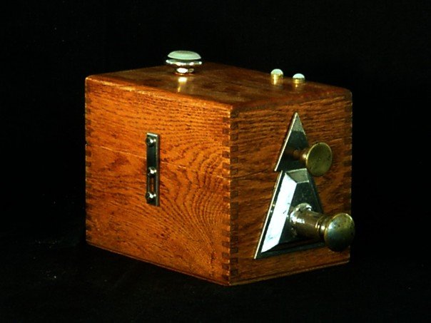2005_pin-ball-box.jpg