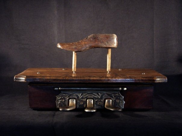 2007_shoe-pedals.jpg